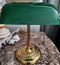 Brass Bankers Lamp with Emerald Green Glass Shade with Pull Chain Tested