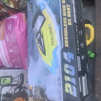DEERC 2104 Brushless High-Speed RC Boat