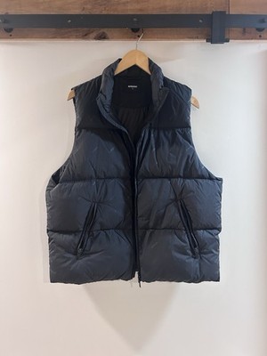 Represent Clo Men s Puffer Logo Vest Black Medium