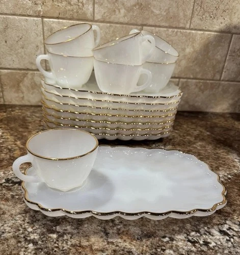 8 Vintage Anchor Hocking 22k Gold Scallop Milk Glass Snack Plate Cups EXCELLENT!
