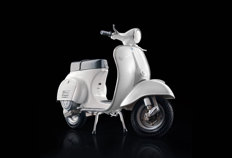 Modellino moto 1/9 vespa 125 primavera Italeri 4633 scala 1:9 modellismo - Immagine 2 di 4