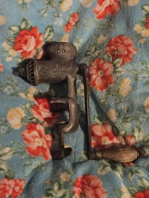 Vintage Universal No.1 Hand Crank Meat Grinder-LF&C, New Britain, Conn