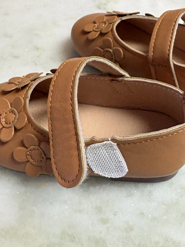 Zapatos de vestir Mary Jane marrón para bebés niñas, gancho y lazo, florales, talla 22, 18-24 meses Foto 3 de 4