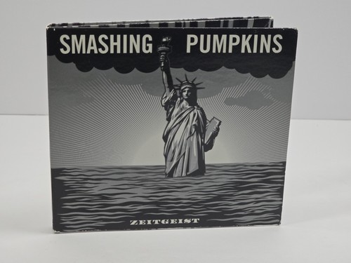 Smashing Pumpkins- Zeitgeist CD + DVD. Black And White Cover