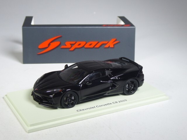 Cadeau collectionneur : Chevrolet Corvette C8 2020 Spark 1:43 résine noire
