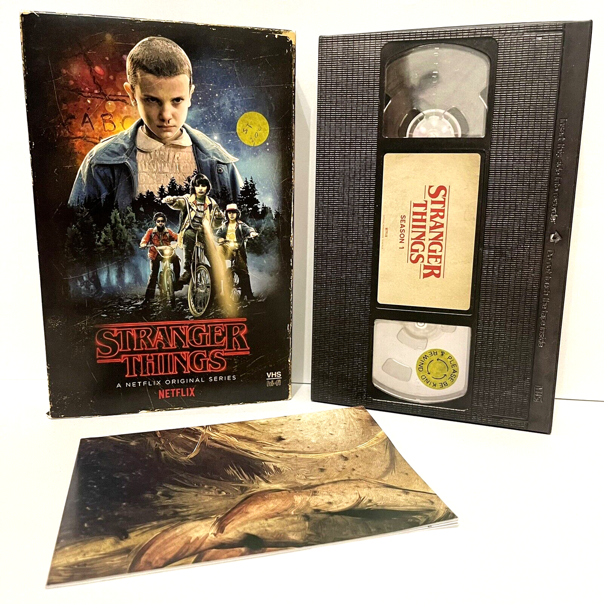 STRANGER THINGS ストレンジャーシングス DVD Amazon.com: Stranger Things: Season One: 4-disc DVD/Blu-Ray