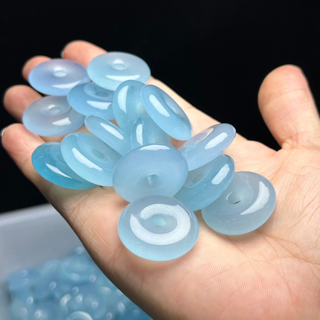 Natural Ice Blue Jadeite Lucky Buckle Bead Pendant Necklace (1PC)