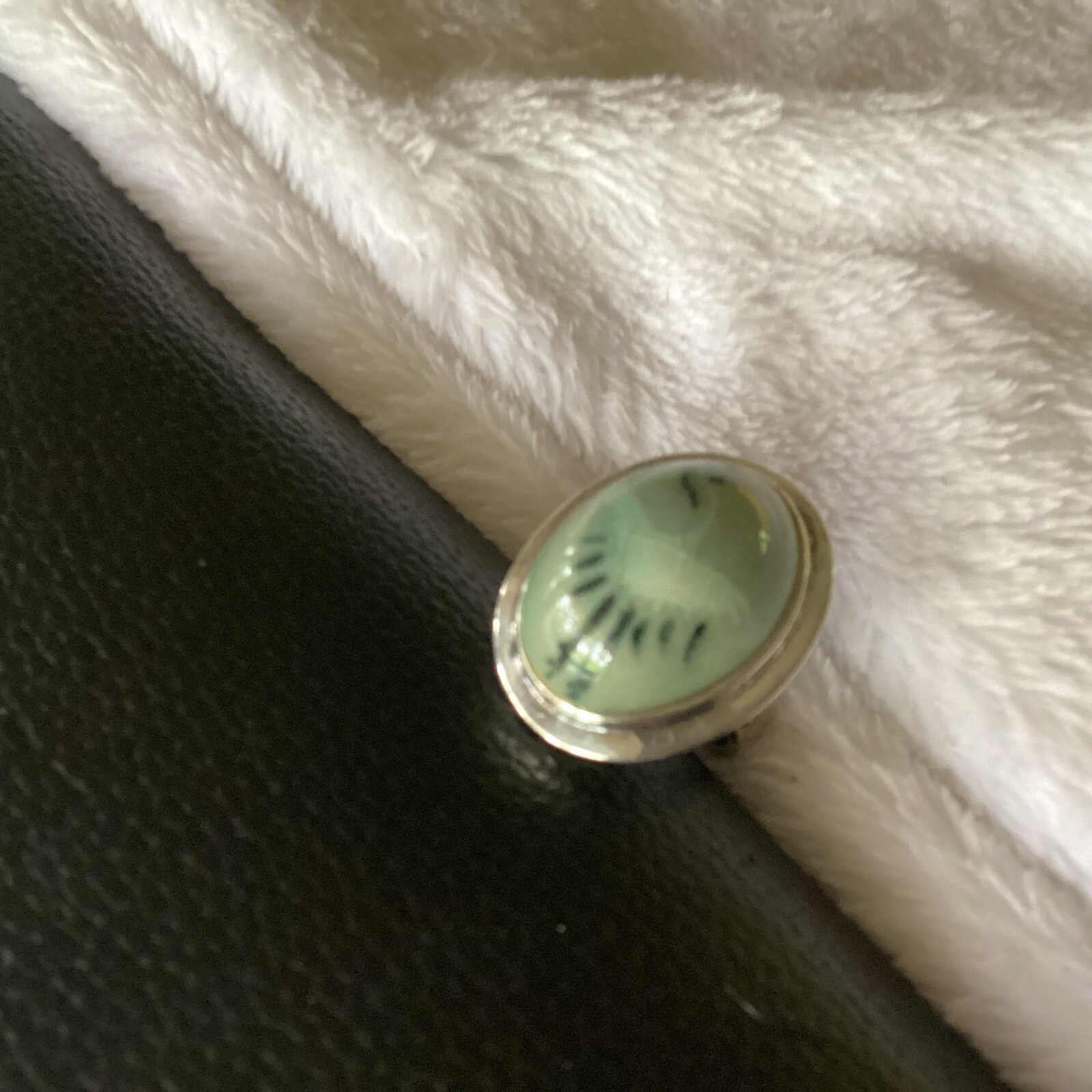 Green Gemstone Ring - Very Unique Pattern On Ston… - image 18