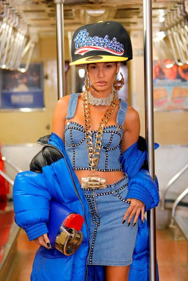 AW20 MOSCHINO Couture Jeremy Scott GORRO A PRESIÓN GIGANTE DE GRAN TAMAÑO AMARILLO/AZUL Foto 2 de 4