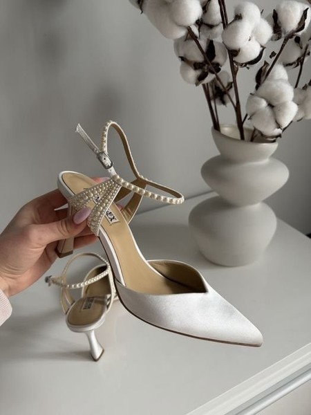 Women Badgley Mischka Heels White 7 US