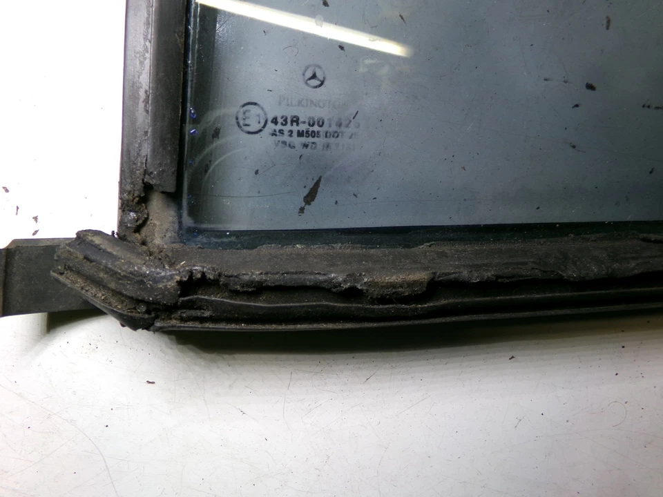 Vidro traseiro esquerdo para janela 2207300120 00-06 Mercedes Benz W220 S430 S500 S55 - Imagem 2 de 4