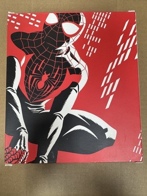 Mezco One: 12 Collective Marvel Ultimates Spider-Man Action Figure