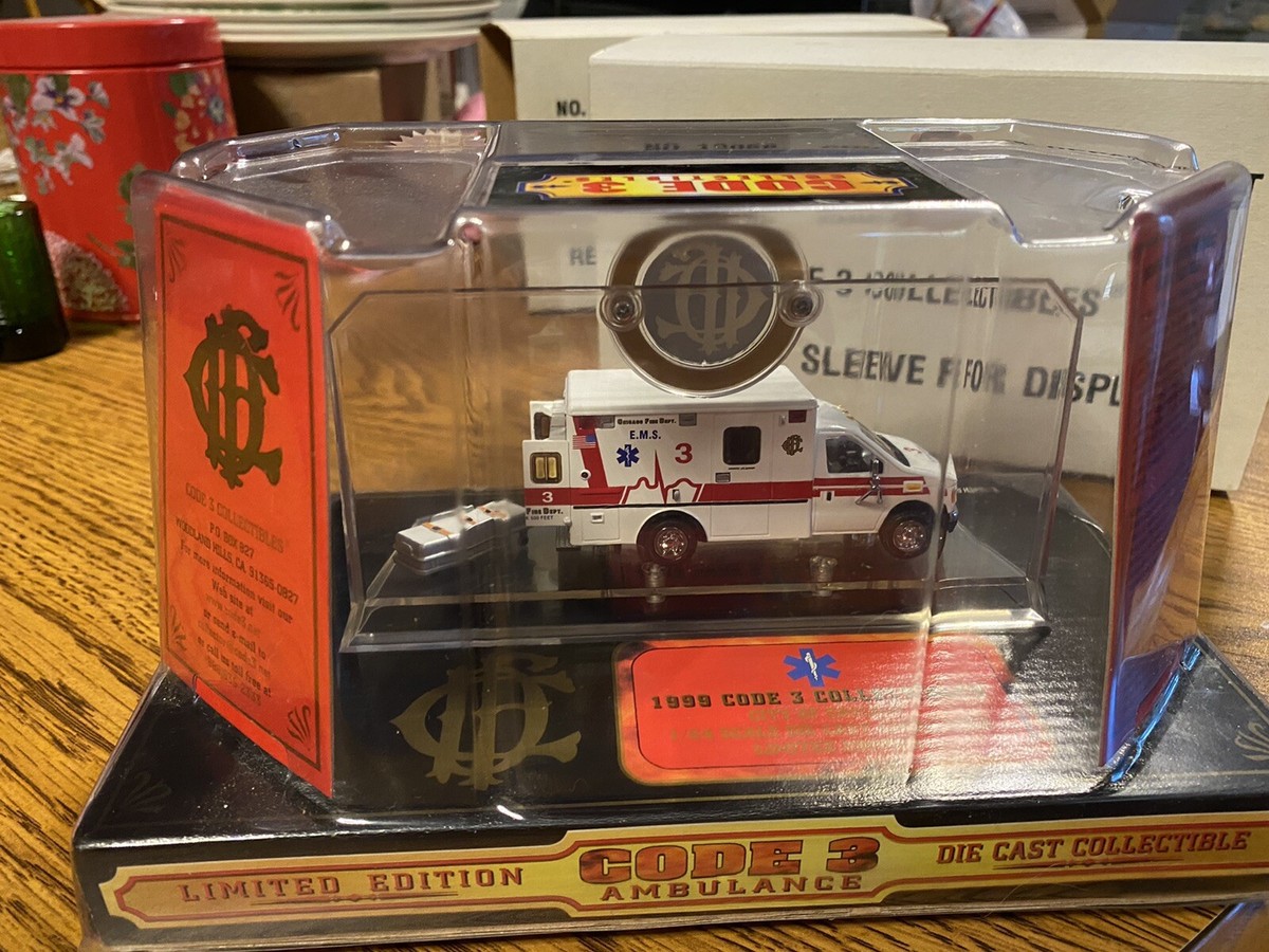 Code 3 Chicago E-350 - 3 Ambulance (12056) - new in package W