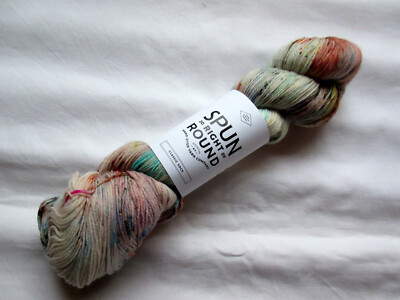NEU 1 Strang Spun Right Round Classic Sock Footloose Wolle Merino Fingering
