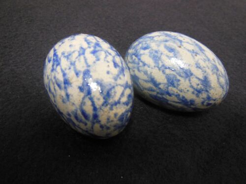 Two Blue Spongeware Spring Easter Eggs Ceramic Pottery - Zdjęcie 1 z 6