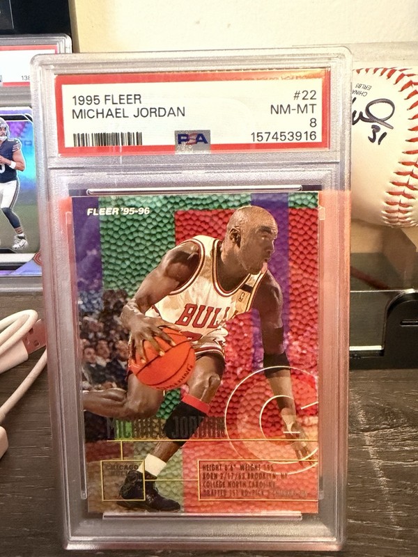 1995 NBA FLEER - #22 MICHAEL JORDAN PSA 8 Vintage Chicago Bulls