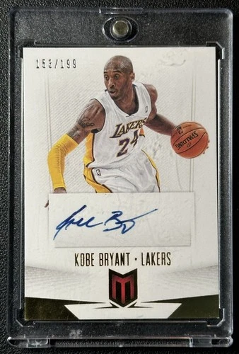 KOBE BRYANT 2012-13 PANINI MOMENTUM #31 AUTOGRAPHS AUTO 153/199 LAKERS