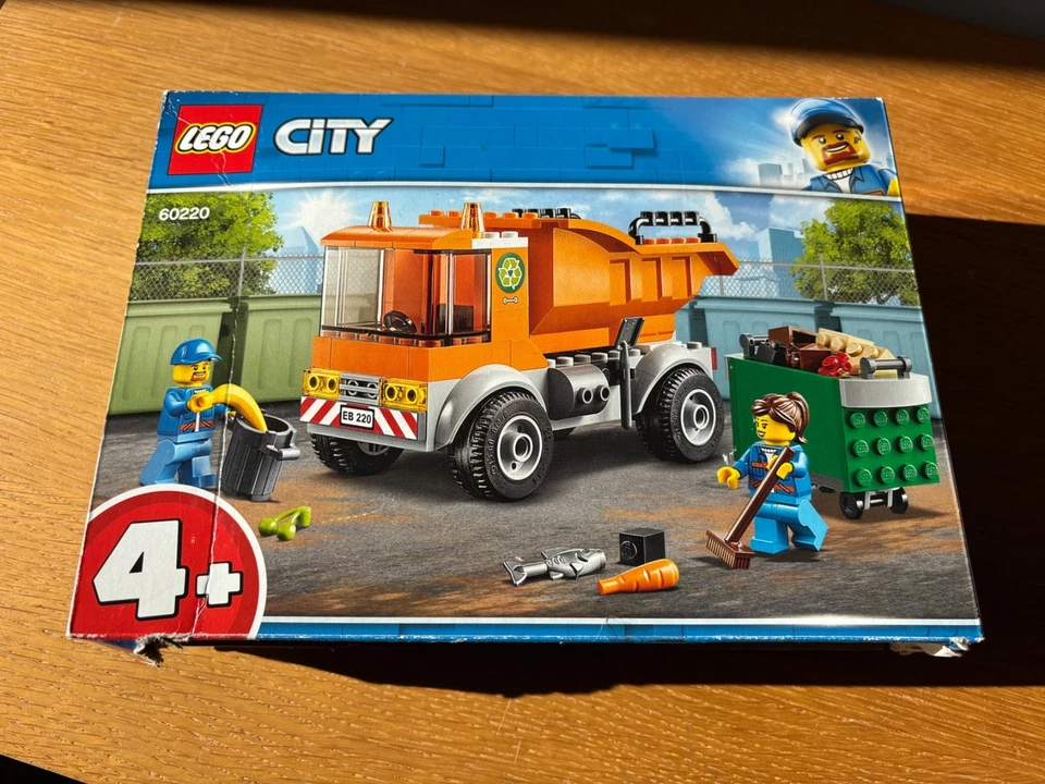 LEGO City 60220 Garbage Truck, photo 1 of 4