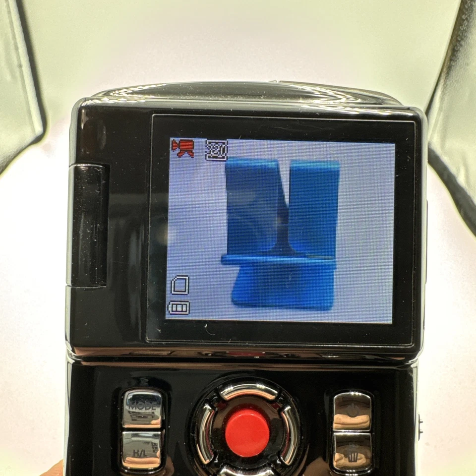 Coby Snapp Mini Digital Camcorder 3002 Tested Works with Case and Accessories - Image 3 of 4