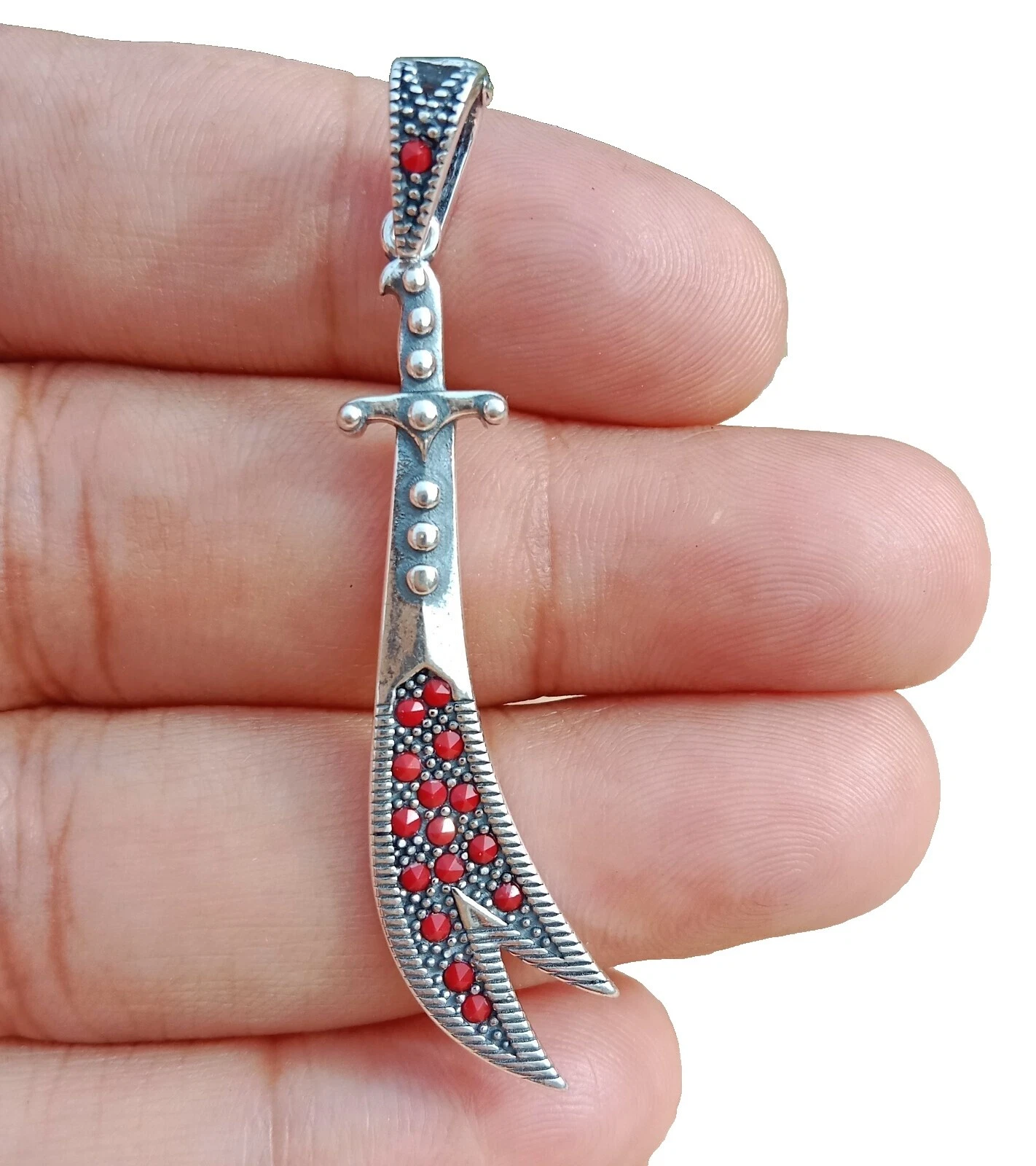 Collares y colgantes de coral para hombre