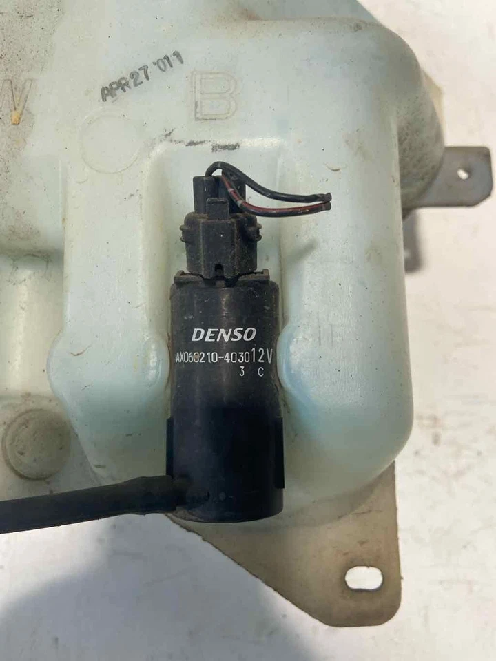 Used Washer Fluid Reservoir fits: 2001 Mitsubishi Eclipse Conv Grade A Foto 3 de 4