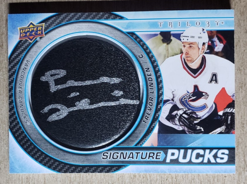 2022-23 Upper Deck Trilogy Signature Pucks Trevor Linden Auto Canucks Autograph