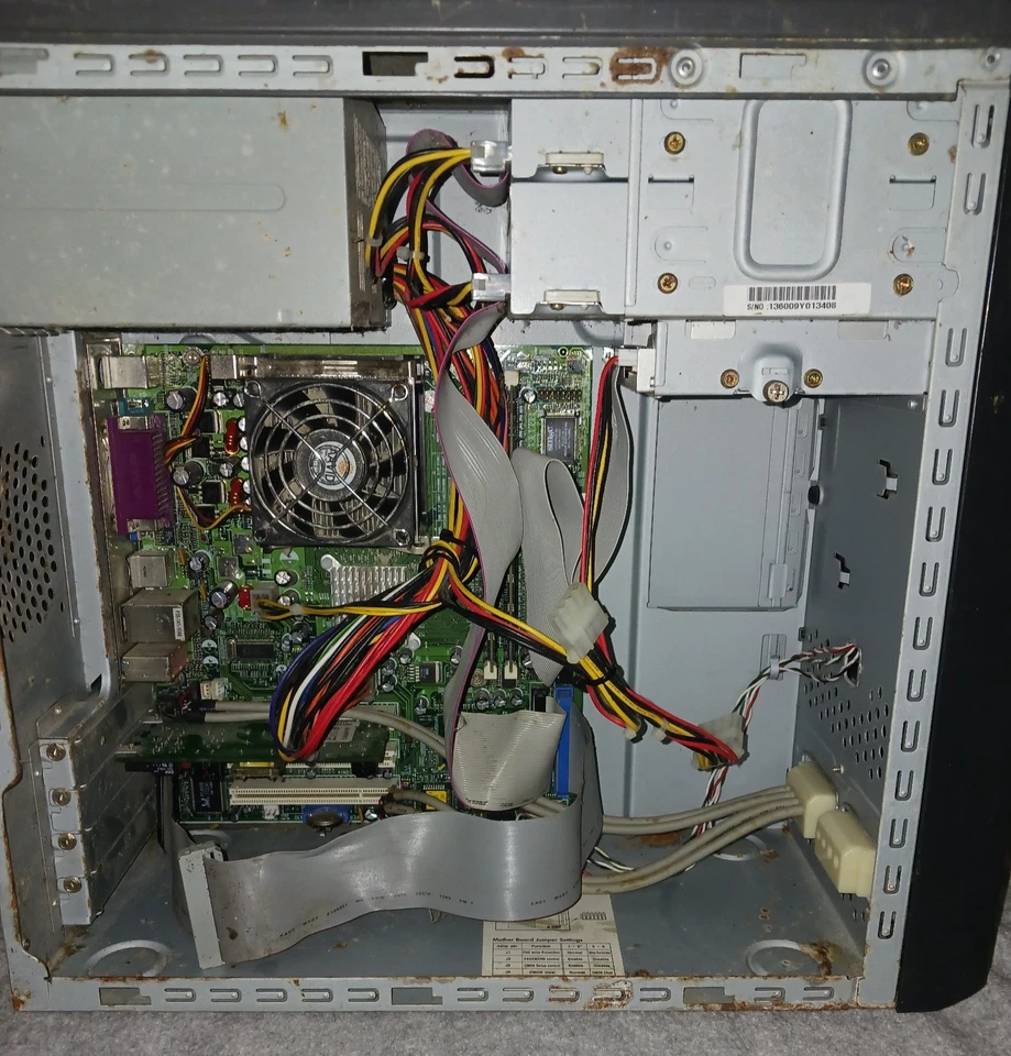 Non-working eMachines T2042 Parts Repair No Cord No HD + Unopened Windows XP CD - Image 3 of 4