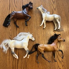 Lot of 4 Vintage Breyer Horse Figures Assorted Vintage Collection