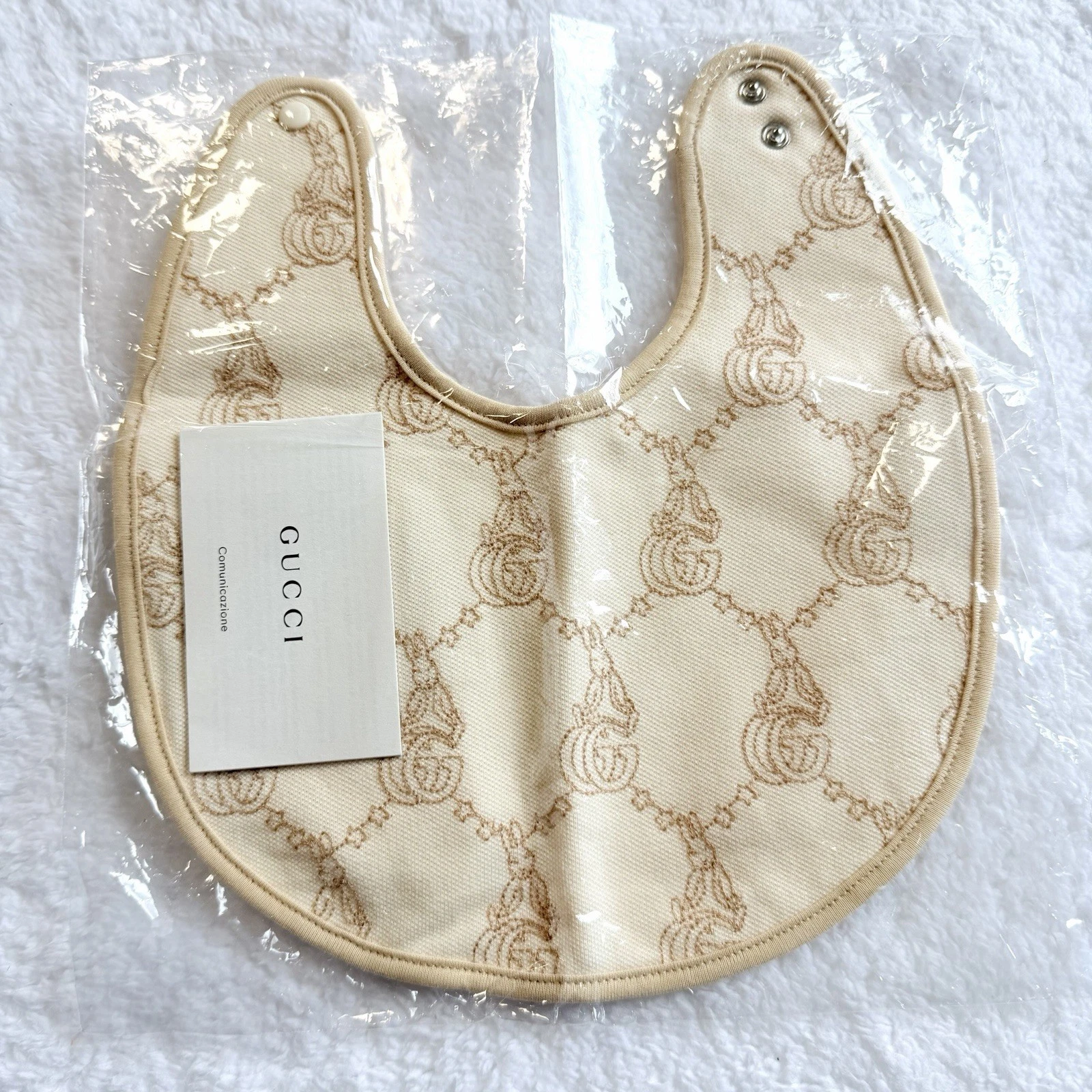 RARE NEW Gucci Peter Rabbit Bib Gift Beige Unisex Baby Girl Boy Infant Tops
Opens in a new window or