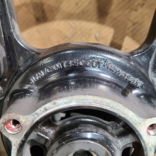 Kawasaki EX250 250 2009 OEM rueda trasera Enkei y neumático Shinko 130/70-17 PS1097 - Imagen 6 de 11