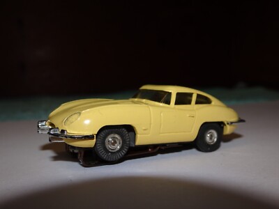 AURORA HO SLOT CAR T-JET 1962 JAGUAR XKE #1358 YELLOW | eBay