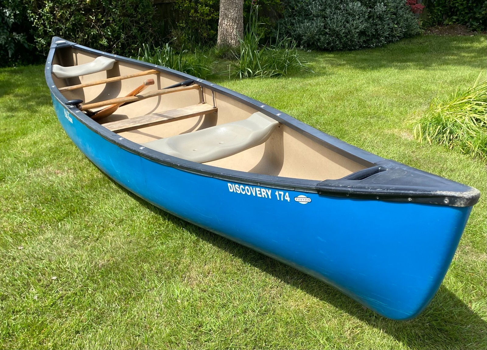 Canadian Canoe Old Town Discovery 174, kayak With 3 Paddles eBay