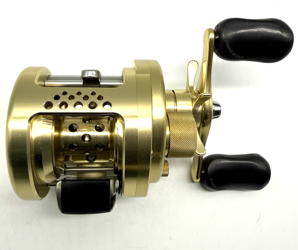 Shimano CALCUTTA CONQUEST 100 Right Handed Baitcasting Reel with