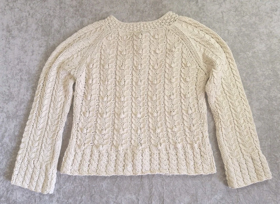 Suéter Evie tejido 3D Bobble para mujer talla grande botón único beige Grannycore Foto 3 de 4
