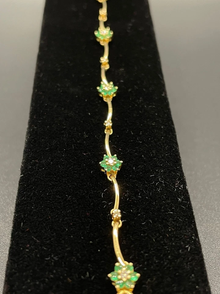 Pulseira de ouro amarelo 14K com 36 esmeraldas e 12 diamantes – Certificada - Imagem 2 de 4