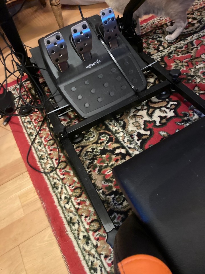 Driving Game Sim Racing Simulator Frame with Logitech G29 Racing ...