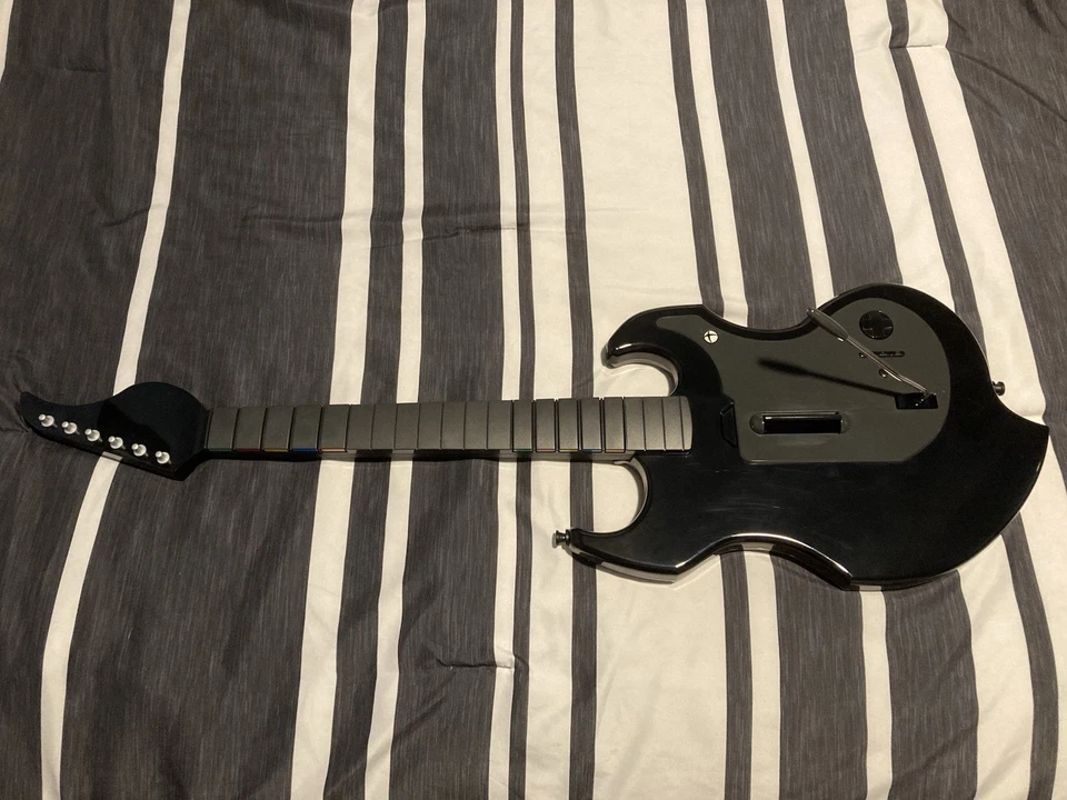 几乎未使用 PDP RIFFMASTER 无线吉他控制器 适用于 Xbox — 第 2/4 张图片