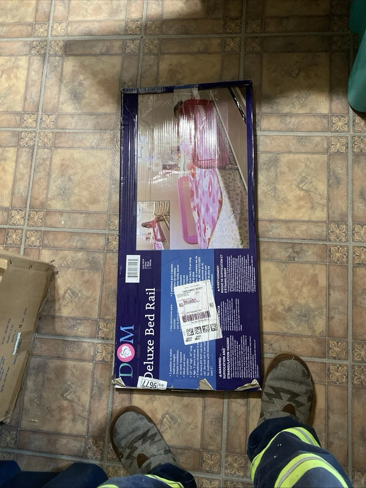 Riel de cama Dom Deluxe protector de sueño de seguridad para niños 13”-14” de alto 33” de larga edad 2+ rosa Foto 2 de 2