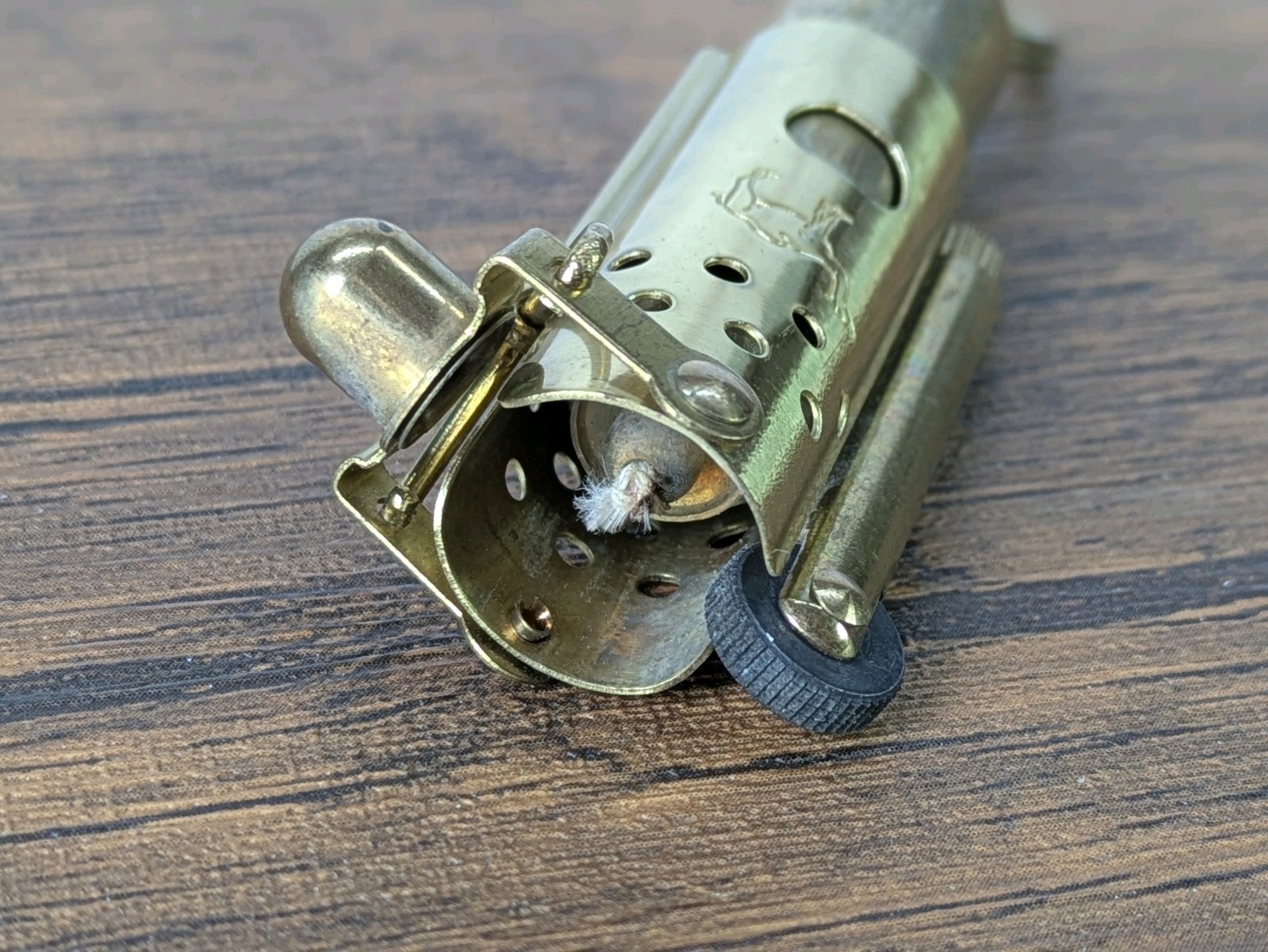 Vintage - 2¾" Unlite Joe Camel Brass Cigarette Lighter, Keyring Trench Style