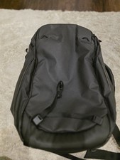     Peak Design Travel Backpack 30l Black Excellent Condition
