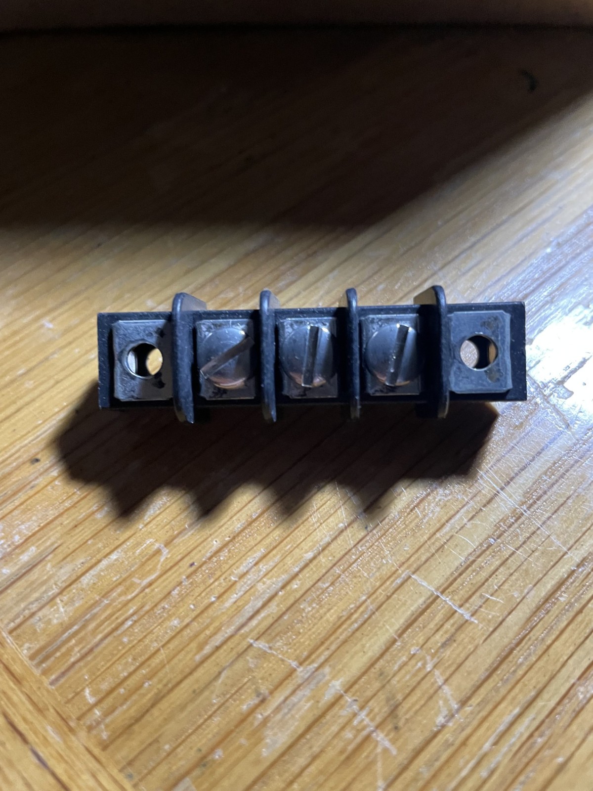 A lot of Eight (8) BEAU 7100 terminal Blocks; 3 positions