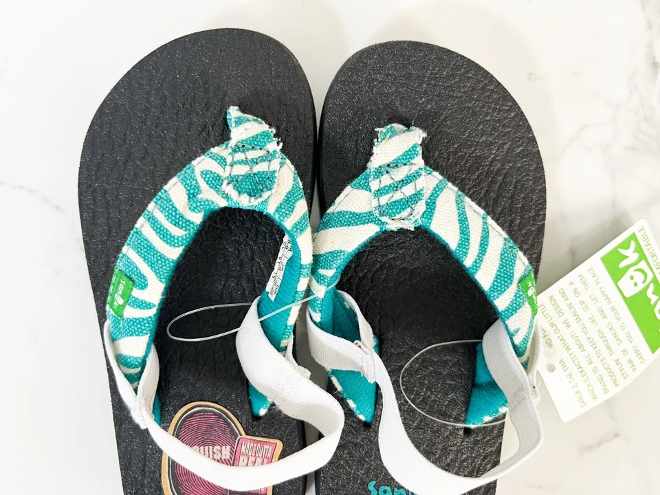 ¡NUEVO CON ETIQUETAS! Sandalias Sanuk Yoga Vida Silvestre Niñas Chanclas Zapatos Verde Azulado Cebra Talla 8-9 10-11 Foto 3 de 4