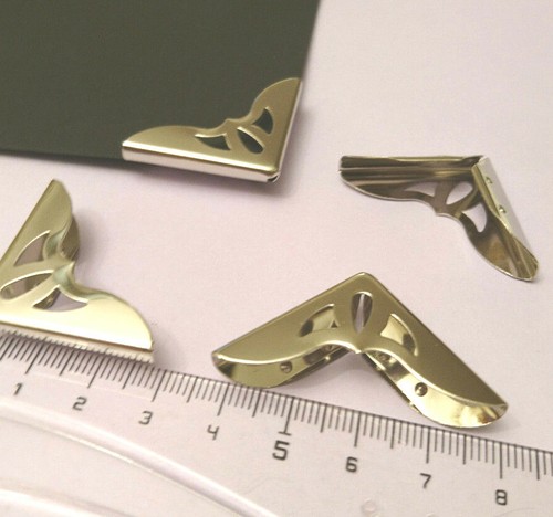 4 x YELLOW GOLD Cutout METAL BOOK CORNERS 28mm Side 6mm Dp MENU SCRAPBOOK CRAFT - Picture 5 of 7