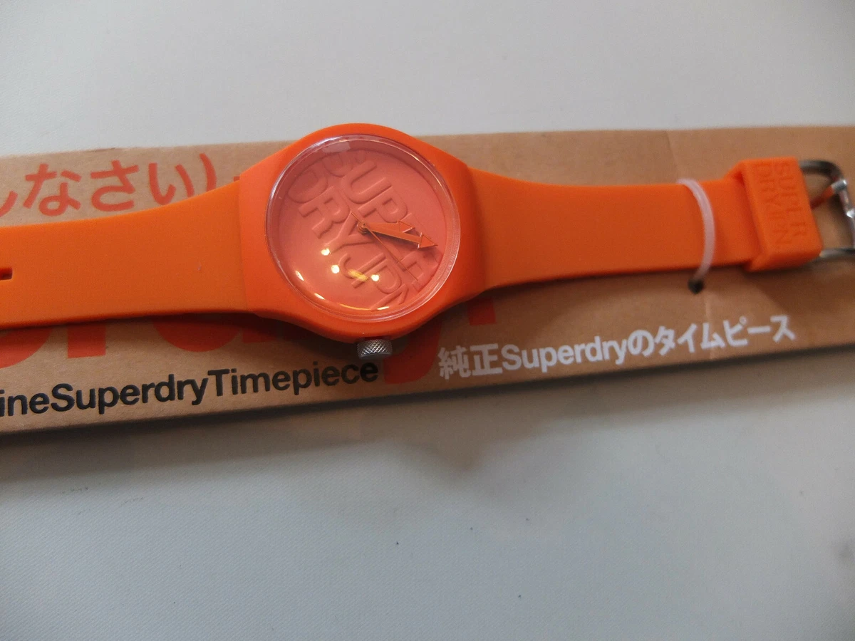 Orologio Superdry Uomo SYG189OB: Quarzo, Cassa Rotonda 43 Mm, Vetro Minerale, Cinturino In Silicone Arancione. Sportivo E Resistente.