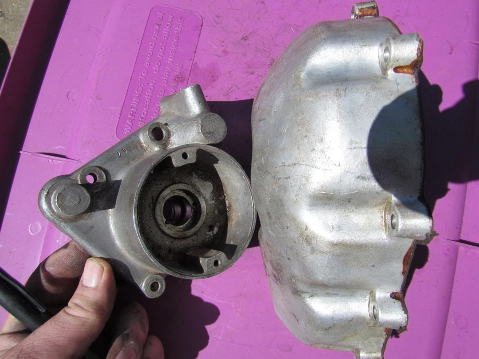 1958-66 incomparable AJS 14 CS 14CS G2 14 14S 14CS 250cc cubiertas de motor derecho Foto 3 de 3