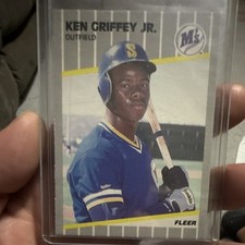 1989 Fleer Ken Griffey Jr Seattle Mariners #548 Base Set Baseball Card