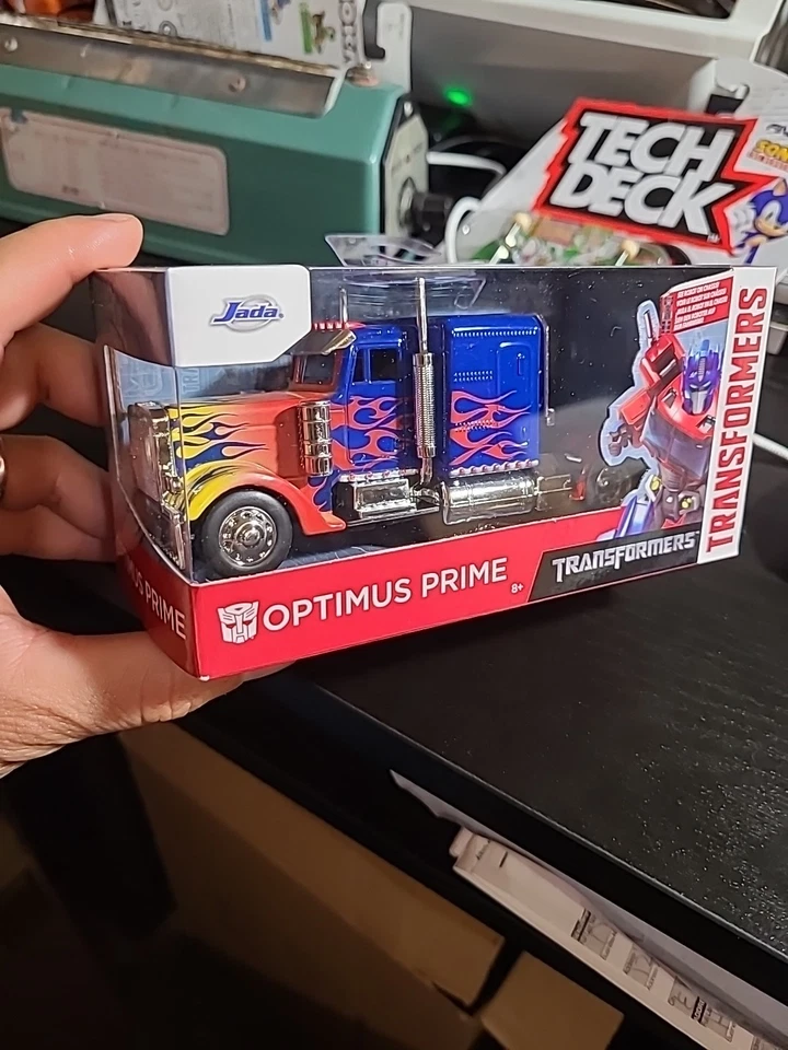 Transformers Hollywood Rides Die-Cast Optimus Prime G34 - Image 2 of 4