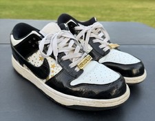 Nike SB Dunk Low Supreme Stars Black 2021 for Sale Nike SB Dunk Low Supreme Stars Black 2021 for Sale