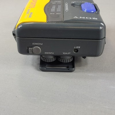 SONY SPORTS WALKMAN WM-FS393 Mega Bass Auto Reverse AM/FM Radio