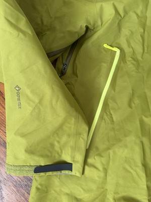 ARC’TERYX Beta SL Jacket Olive Moss M Beta SL in Olive/Moss — FIELD THEORY
